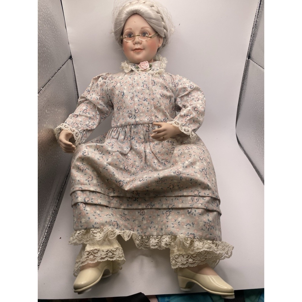 Danbury Mint Porcelain Grandmother Doll 1991 Once Upon A Time  Floral  Dress